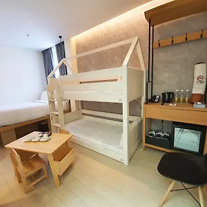 **** Hotel Clover 769 North Bridge Road Singapore